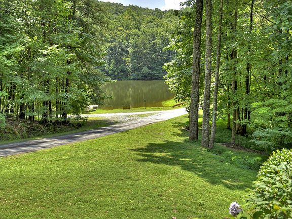 5th image of 438 N Lake Dr