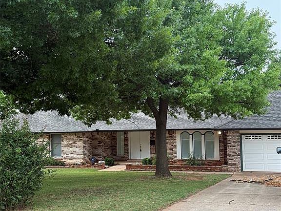 3rd image of 1746 W David Dr