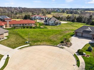 321 Old Hawthorne Dr W, Columbia, MO 65201