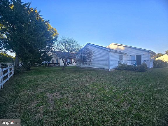 3rd image of 15 Carriage Ln