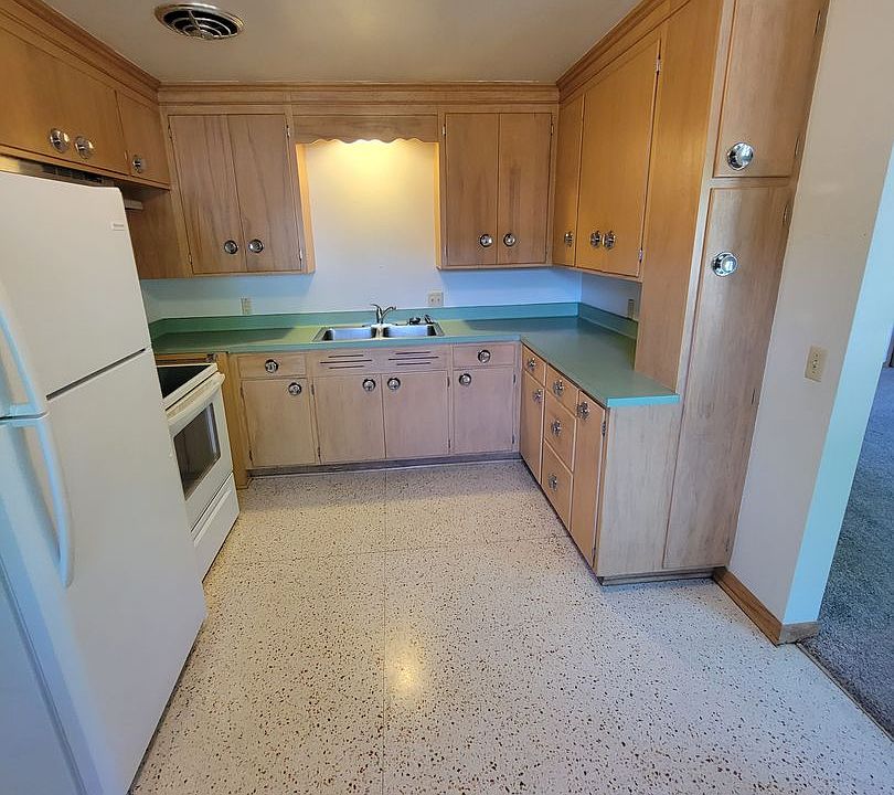 1st image of 319 E Harris St #5