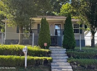 2006 McCroskey Ave, Knoxville, TN 37917