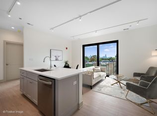 3202 N Racine Ave #203, Chicago, IL 60657