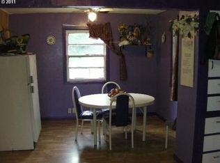 1059 N Locust St, Canby, OR 97013