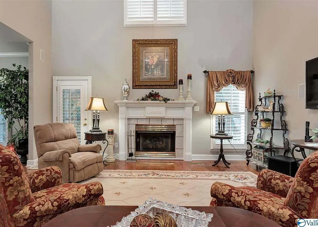 4 bed, 3603 sqft, $2,900 — Photo 4