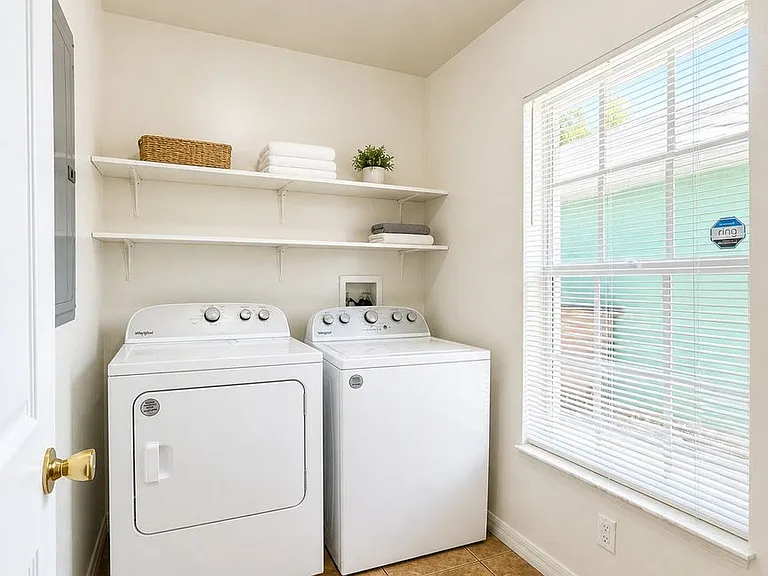 509 NE 24th Pl #A — Photo 17