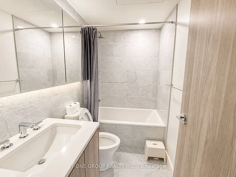 85 McMahon Dr #2507 — Photo 10