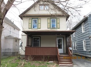 11 Chestnut St, Middletown, NY 10940