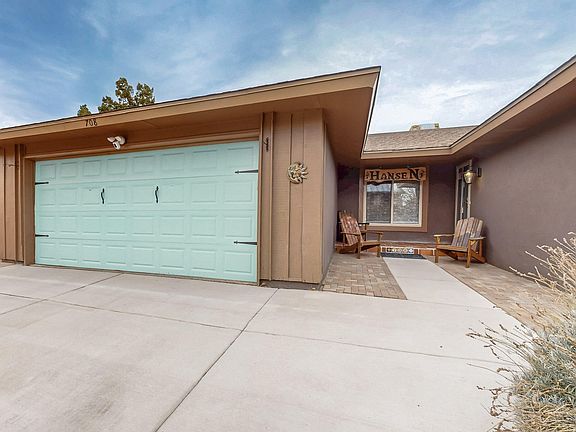 3rd image of 708 Vista Abajo Dr NE