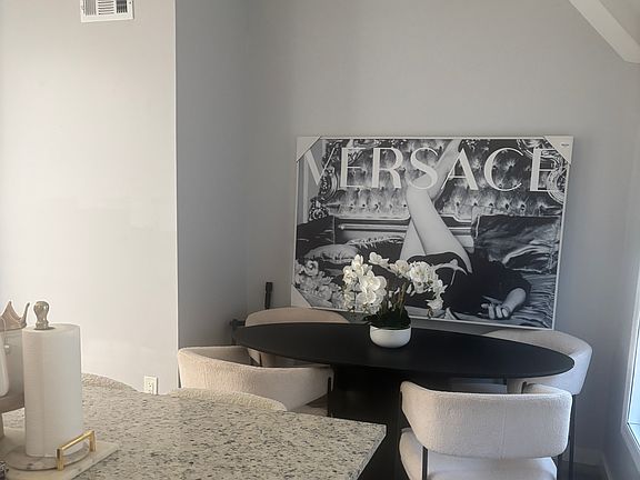3rd image of 915 Westfield Ave #2