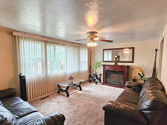 3rd image of 1810 Endicott Cir