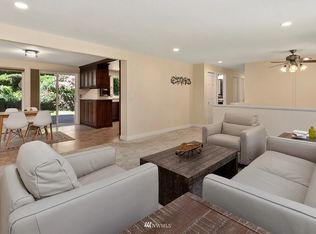 26307 NE 17th St, Sammamish, WA 98053