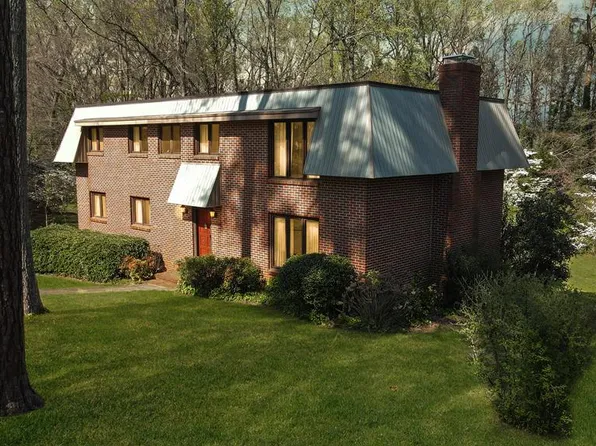 111 Woodcrest St, Greenwood, SC 29649