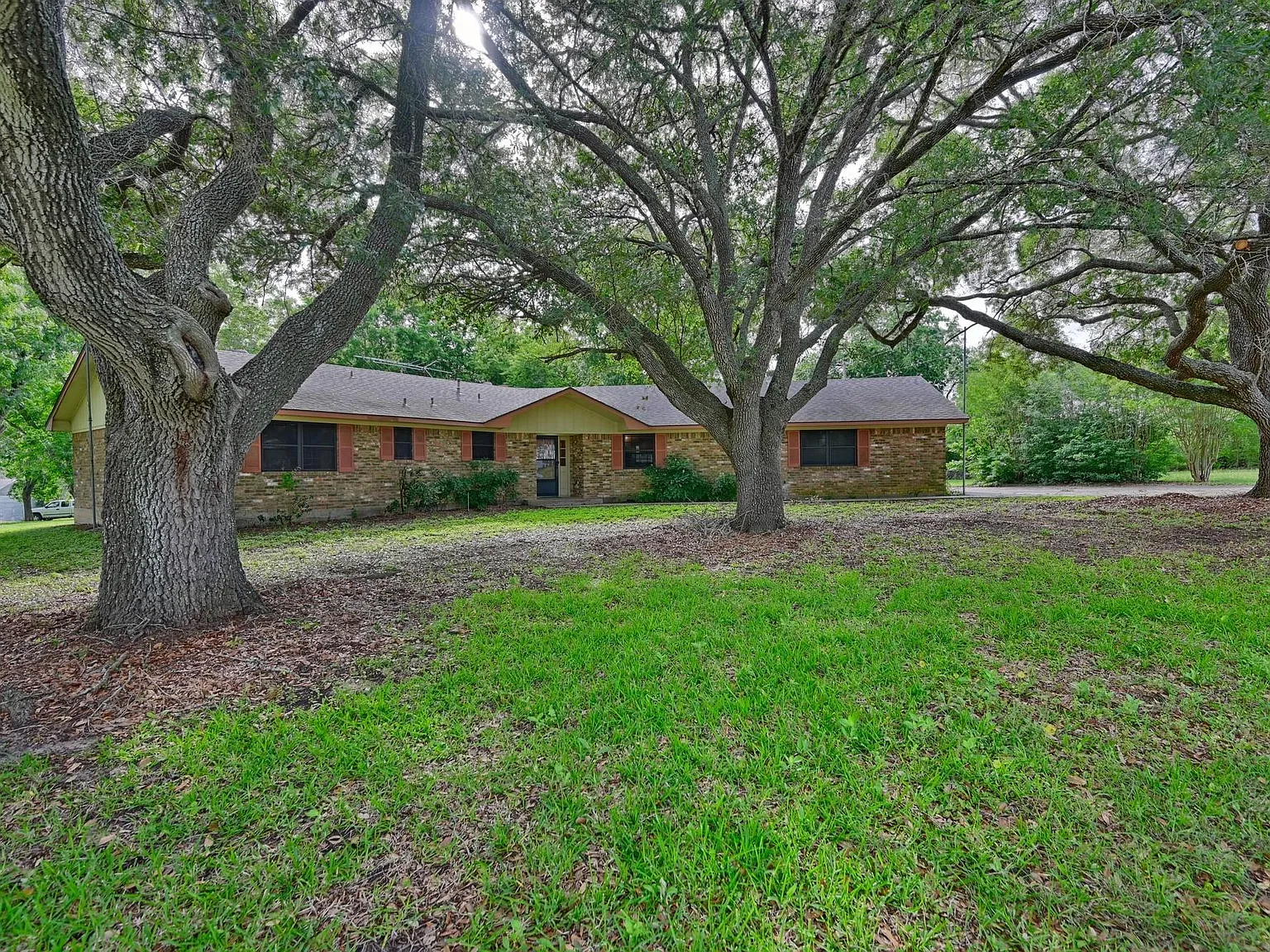 3 bed, 2.0 bath, $2,250 — Photo 1