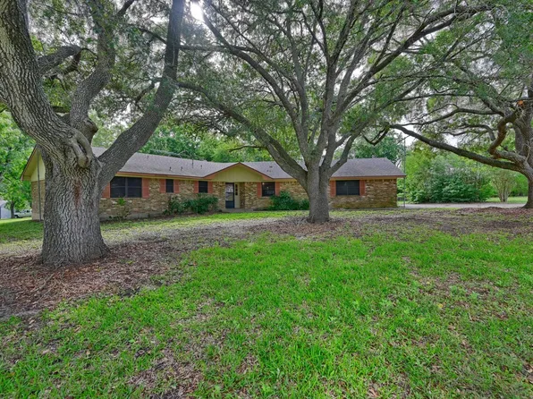 915 Farmers Rd, Brenham, TX 77833