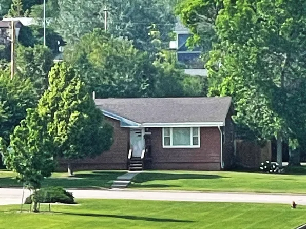 2102 Albany Ave, Hot Springs, SD 57747