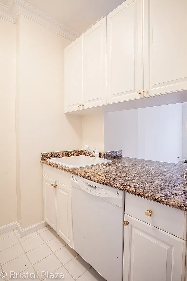 210 East 65th Street — Photo 4