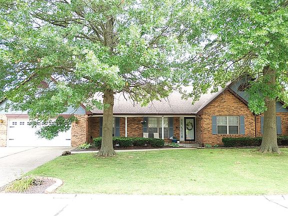 2nd image of 160 Pineywoods Dr