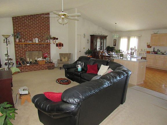 2nd image of 1802 Vista Cir