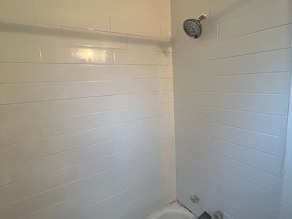 4th image of 2021 Halstead Ave APT 2