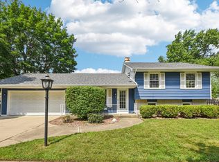 776 Macarthur Dr, Buffalo Grove, IL 60089