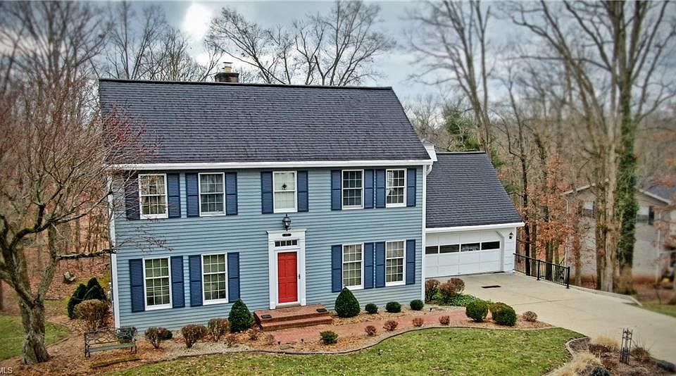 1st image of 102 Briarwood Pl