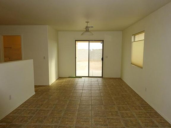 3rd image of 5827 E Sunrise Cir