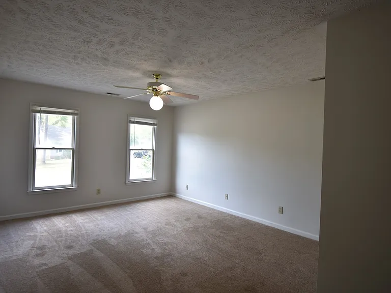 202 Cobblestone Ct — Photo 14