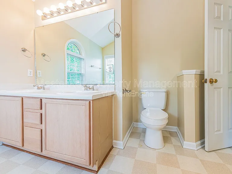 4001 Winecott Dr — Photo 15