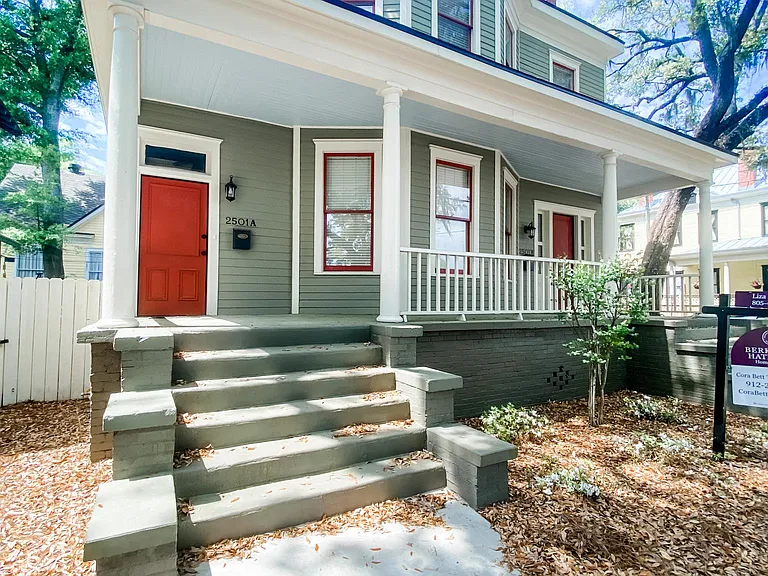 2501 Barnard St #A — Photo 2