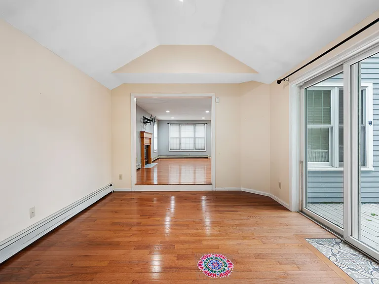 4 Nightingale Dr — Photo 12