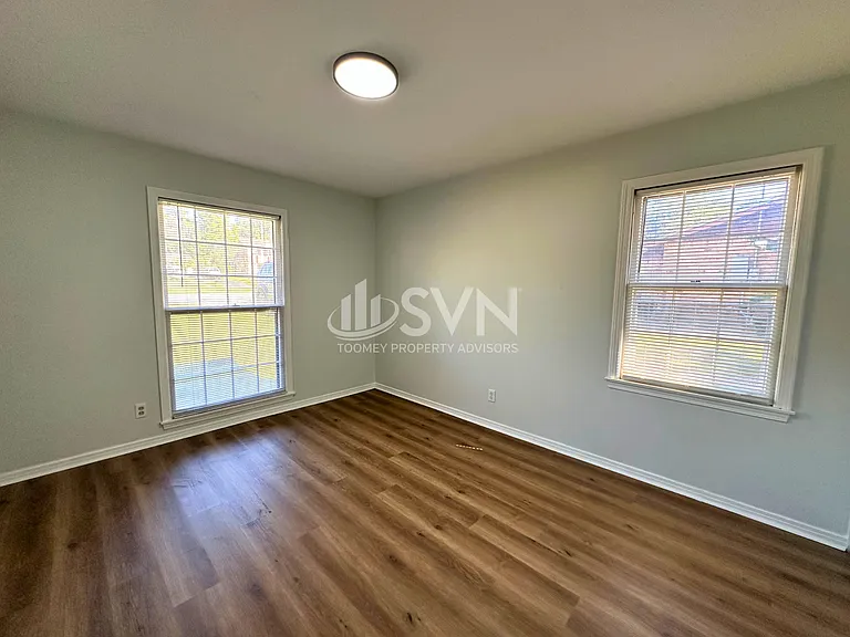 110 Windsor Dr — Photo 19