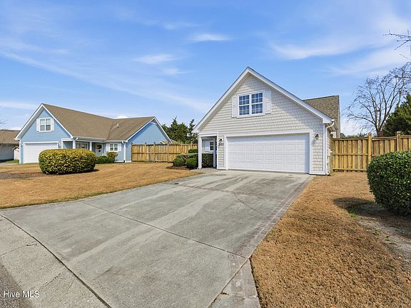 3rd image of 505 Sandcastle Court