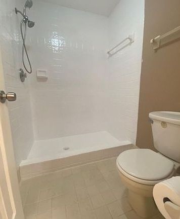 4th image of 1304 Congressional Way