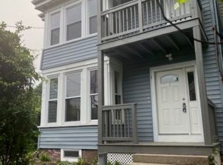 91 Vine St, Brockton, MA 02301