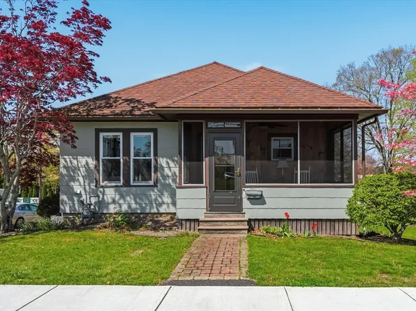 4263 Acushnet Ave, New Bedford, MA 02745