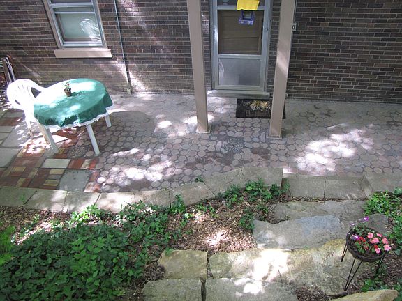 4th image of 3217 Glengyle Ave