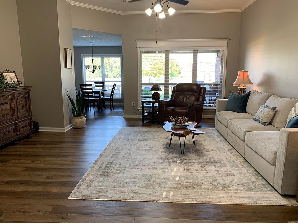 2nd image of 8 Hampton Rd