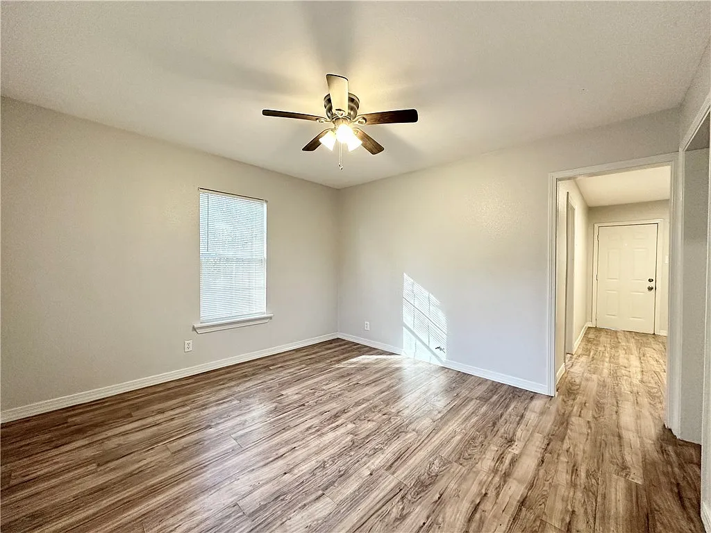 1 bed, 1.0 bath, 500 sqft, $750 — Photo 2
