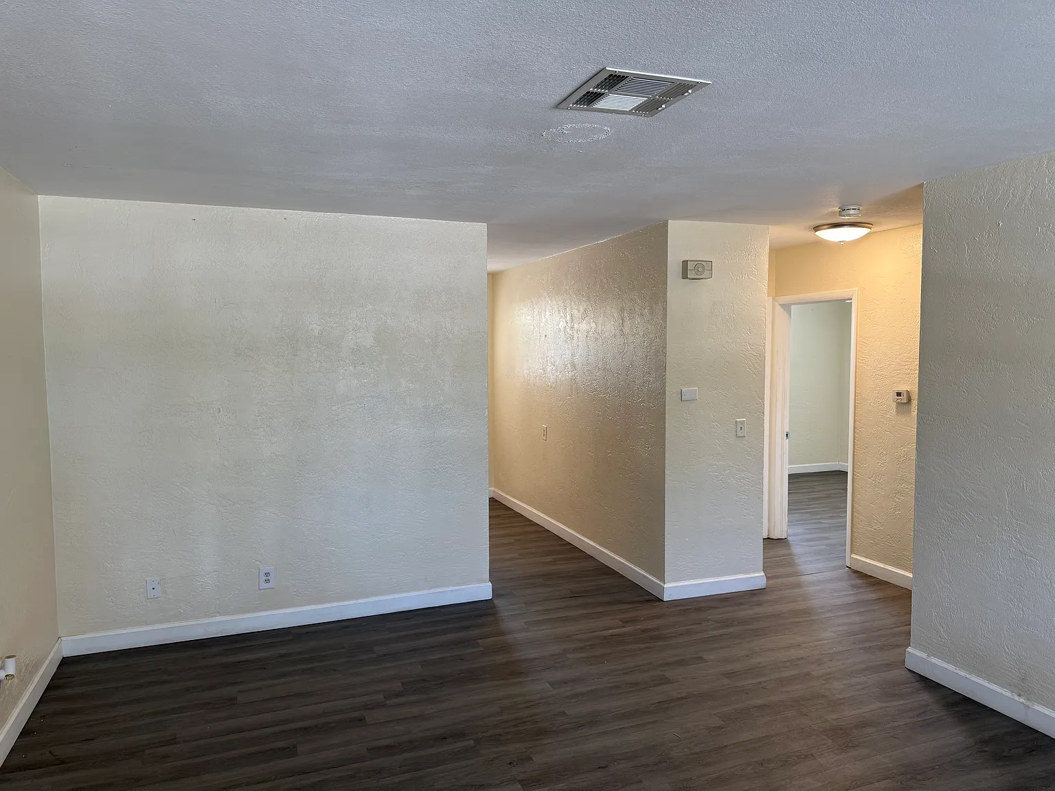 2 bed, 841 sqft, $1,250 — Photo 2