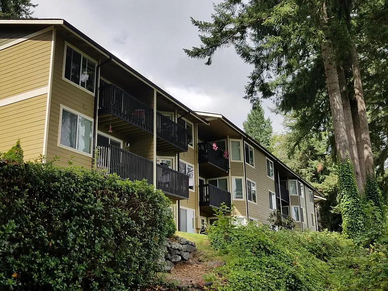 Harbor View East Apartments — Photo 6