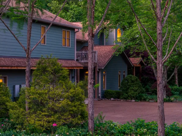 1098 Fred Gibbs Rd, White Bluff, TN 37187
