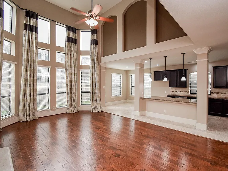 6034 Gracys Landing Ln — Photo 12