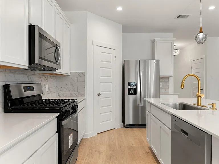 31730 Carlisle Cove Ct — Photo 6