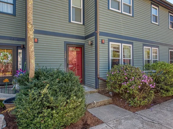 110 Dean St Unit 104, Taunton, MA 02780