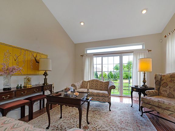 2nd image of 41 Ebersohl Cir
