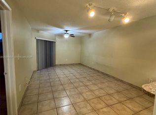 Villas De Venezia Condo, Fort Lauderdale, FL 33351