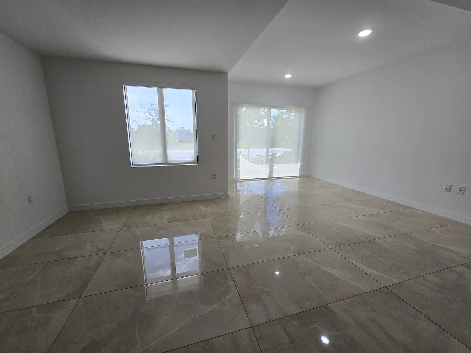 4 bed, 1398 sqft, $2,950 — Photo 4