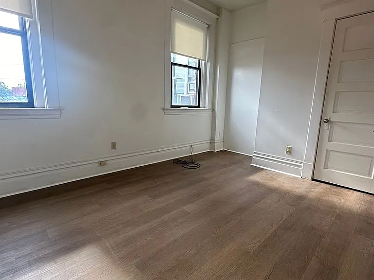 2331 E Carson St — Photo 5