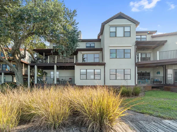 70 Baybridge Dr #B, Gulf Breeze, FL 32561